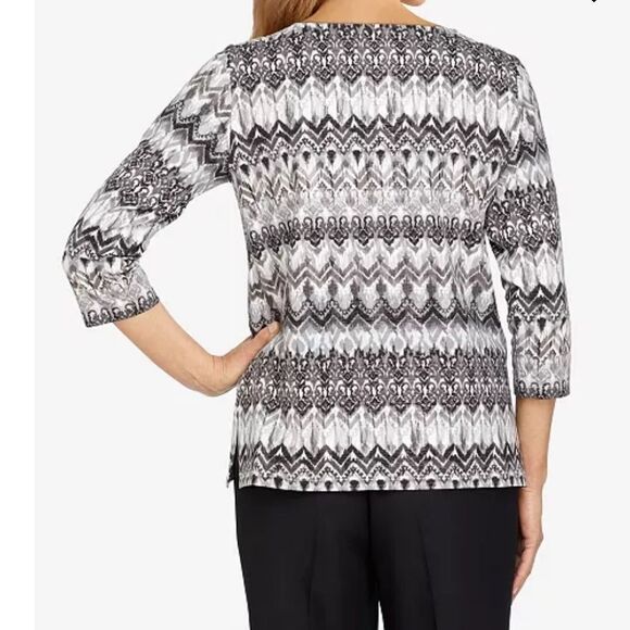 Alfred Dunner Missy Classics Ikat Zig Zag Print Top! - Picture 2 of 13
